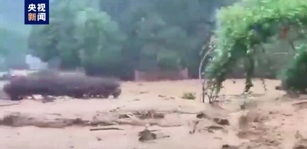 万博ManBetX下载地址抓续暴雨导致广西岑溪市波塘镇六肥村等村屯突发激流-万博max体育官网